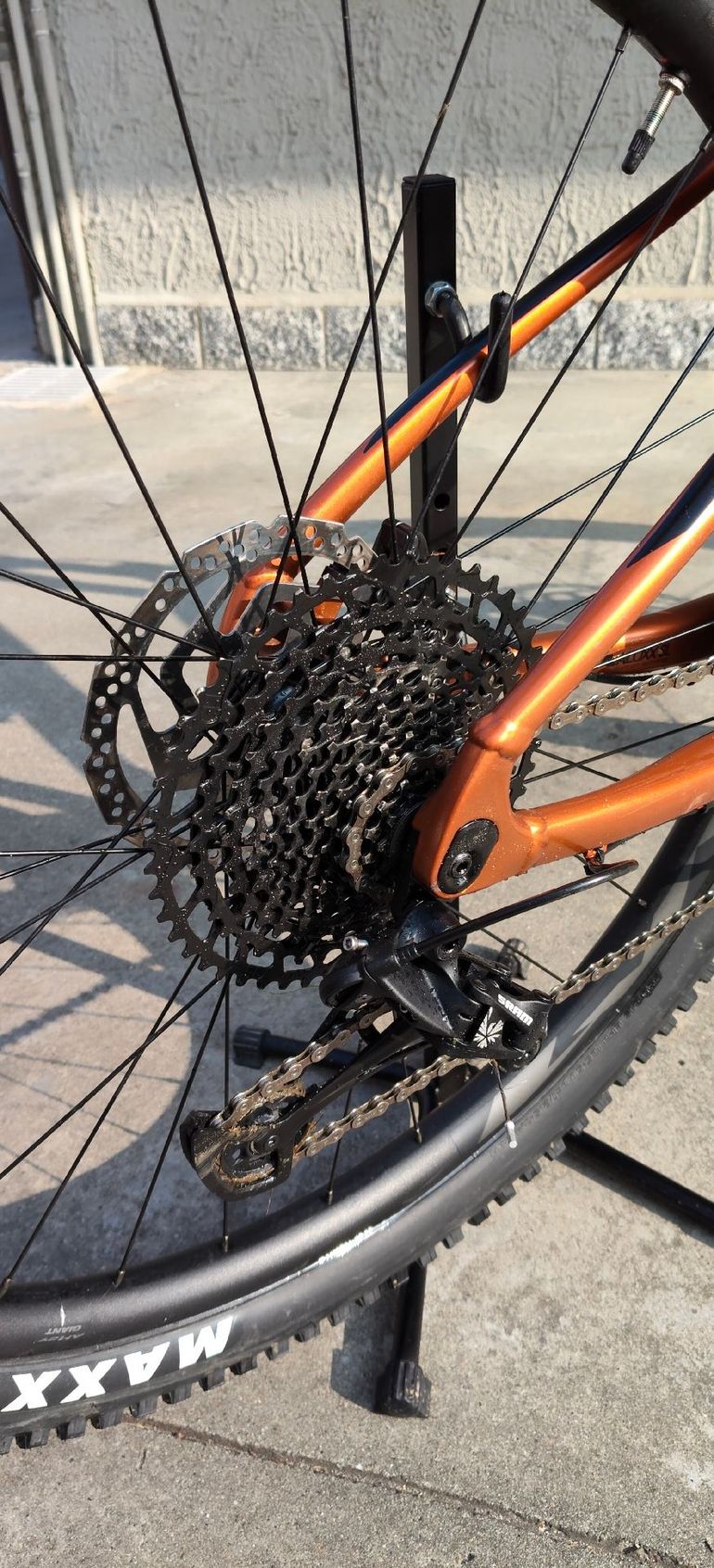 Used Giant Fathom 1 2022 2022 Mountainbike, Orange, 29 — image 3 of 5