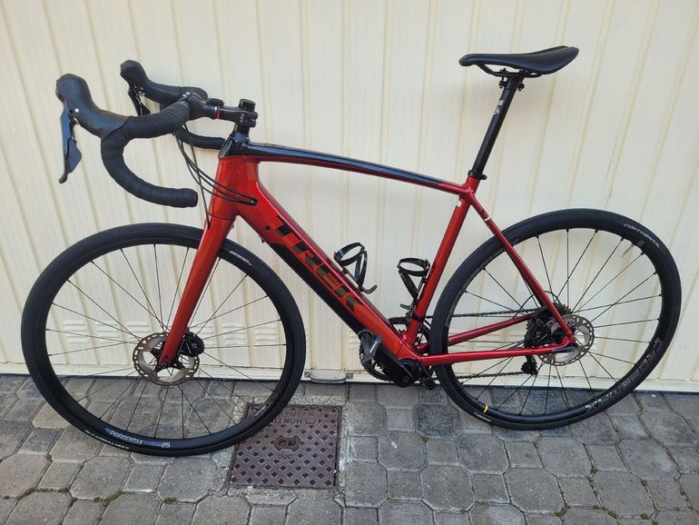 Used Trek Domane+ ALR 2022 2022 Road & Gravel, Rot — image 2 of 5