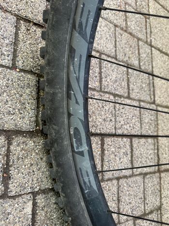 Used Orbea RISE H10 2023 2023 Mountainbike, Purple, 29 — image 10 of 17