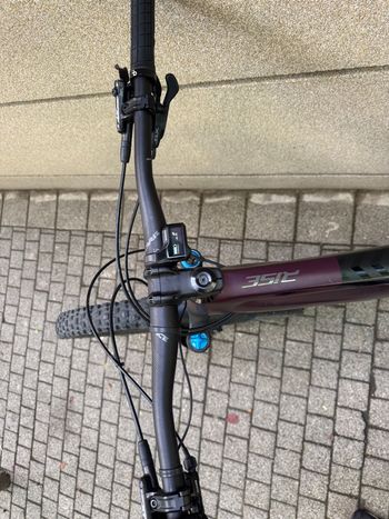 Used Orbea RISE H10 2023 2023 Mountainbike, Purple, 29 — image 2 of 17