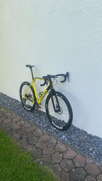 Used Canyon Inflite CF SL 8.0 Race 2019 2019 Road & Gravel, Black — image 4 of 5