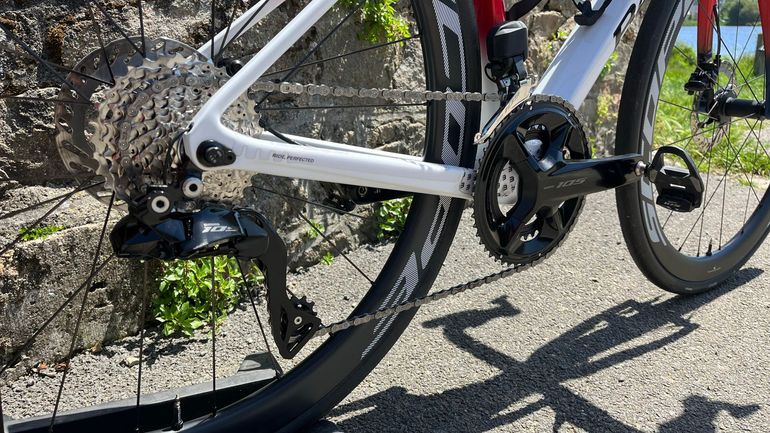 Used Basso Astra Shimano 105 Di2 2025 Road & Gravel — image 5 of 14