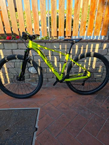Tweedehands Specialized Rockhopper Expert 29 2017 2017 Mountainbike — afbeelding 1 van 5