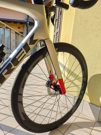 Used Trek Madone SLR 7 Gen 8 2025 2025 Road & Gravel, Hellgrau — image 5 of 22