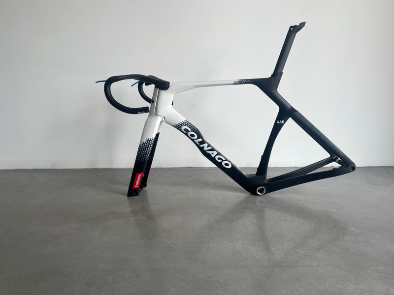 Colnago Y1RS Disc - SDM5 Frameset 2026 Road & Gravel d'occasion — image 2 sur 5