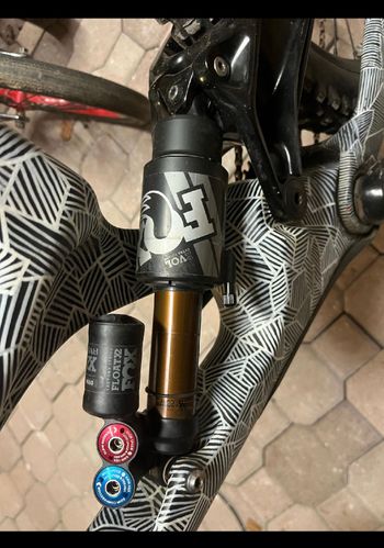 Used Specialized Demo 8 I Carbon 2018 2018 Mountainbike, Black — image 8 of 10