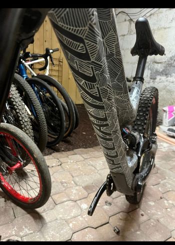 Used Specialized Demo 8 I Carbon 2018 2018 Mountainbike, Black — image 5 of 10