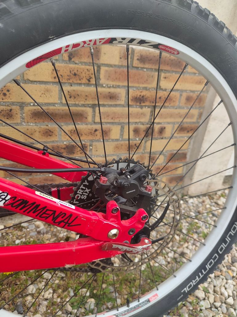 Used Commencal Commencal Absolut Sx 2011 Mountainbike, Red — image 7 of 8
