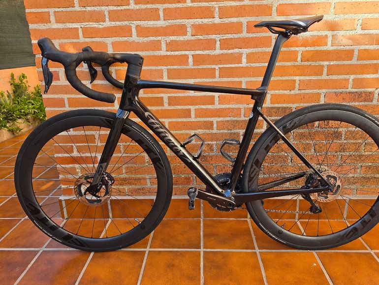 Used Wilier 0 SLR - SHIMANO ULTEGRA Di2 R8170 2024 2024 Road & Gravel, Negro — image 2 of 8
