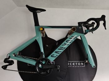 Used Canyon Aeroad CF SLX 8 Di2 2023 2023 Road & Gravel