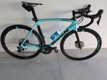 Used Bianchi Oltre XR3 Disc Ultegra 2020 2020 Road & Gravel, Schwarz — image 3 of 7