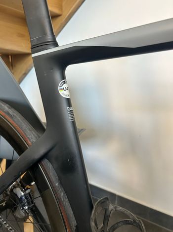 Used Canyon Aeroad CF SL 8 Disc 2022 2022 Road & Gravel, Light Gray — image 7 of 9