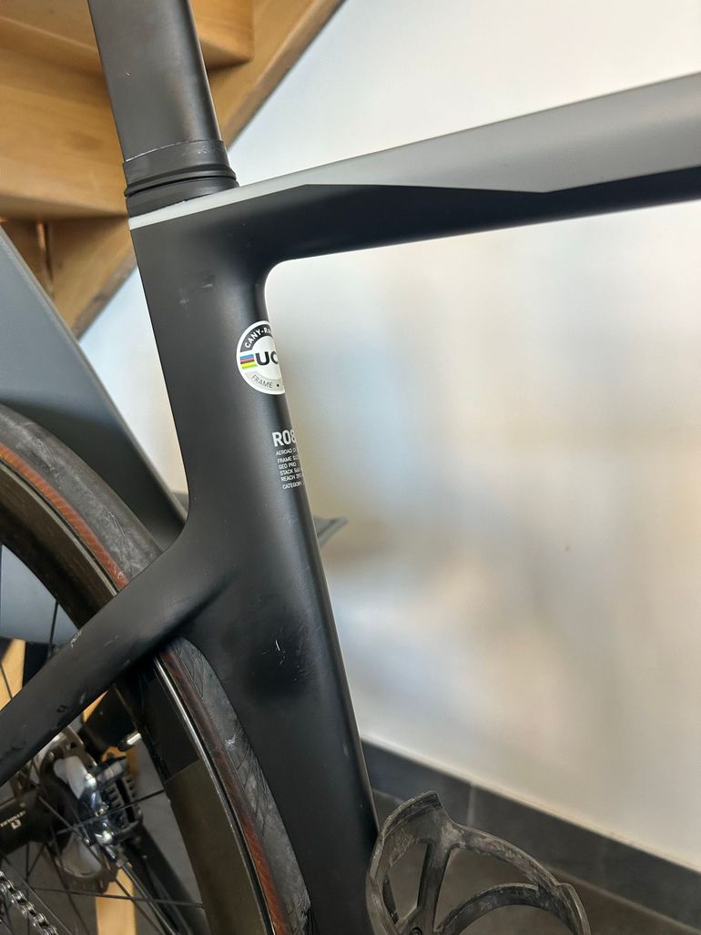 Used Canyon Aeroad CF SL 8 Disc 2022 2022 Road & Gravel, Light Gray — image 7 of 9