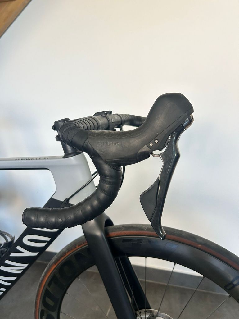 Used Canyon Aeroad CF SL 8 Disc 2022 2022 Road & Gravel, Light Gray — image 3 of 9