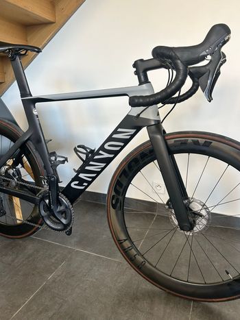 Used Canyon Aeroad CF SL 8 Disc 2022 2022 Road & Gravel, Light Gray — image 2 of 9