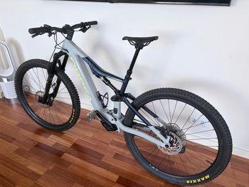 Used Orbea RISE H30 2023 2023 Mountainbike, Green, 29 — image 5 of 6
