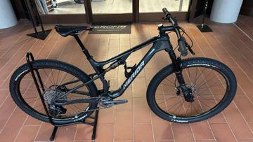 Merida Ninety-six Sram Eagle Transmission GX 2024 Mountainbike usato, Grigio chiaro — immagine 2 di 13