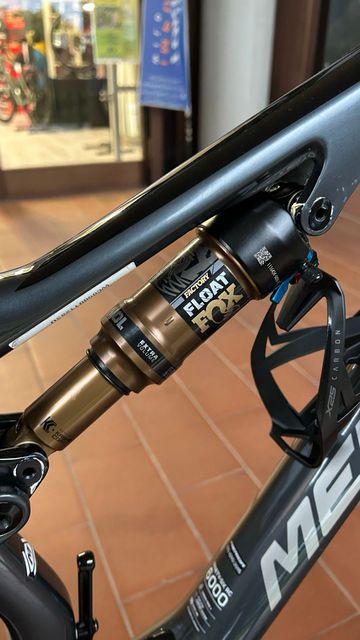 Merida Ninety-six Sram Eagle Transmission GX 2024 Mountainbike usato, Grigio chiaro — immagine 5 di 13