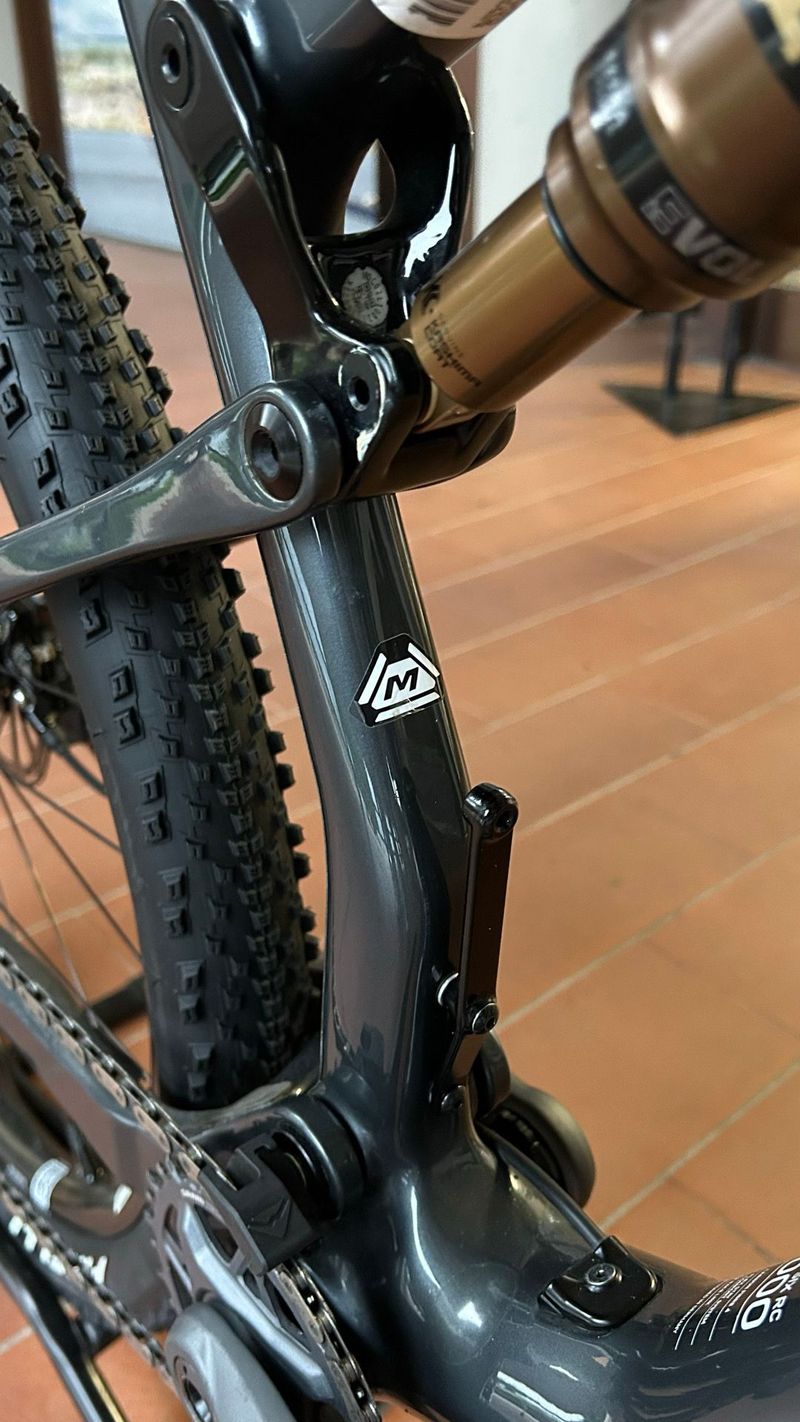 Merida Ninety-six Sram Eagle Transmission GX 2024 Mountainbike usato, Grigio chiaro — immagine 9 di 13