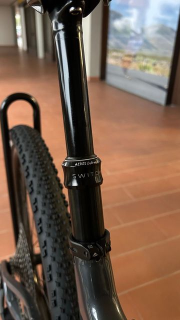 Merida Ninety-six Sram Eagle Transmission GX 2024 Mountainbike usato, Grigio chiaro — immagine 8 di 13