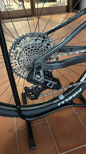 Merida Ninety-six Sram Eagle Transmission GX 2024 Mountainbike usato, Grigio chiaro — immagine 7 di 13