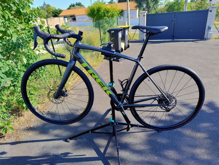 Used Trek Domane Shimano Sora 2021 Road & Gravel, Hellgrau — image 1 of 8