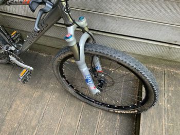Used Trek 8500 2005 2005 Mountainbike, Light Gray — image 2 of 5