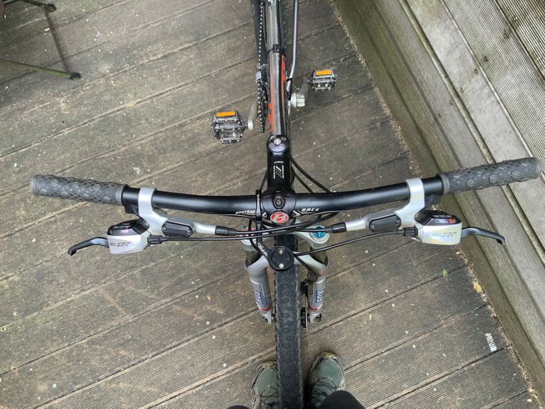 Used Trek 8500 2005 2005 Mountainbike, Light Gray — image 4 of 5