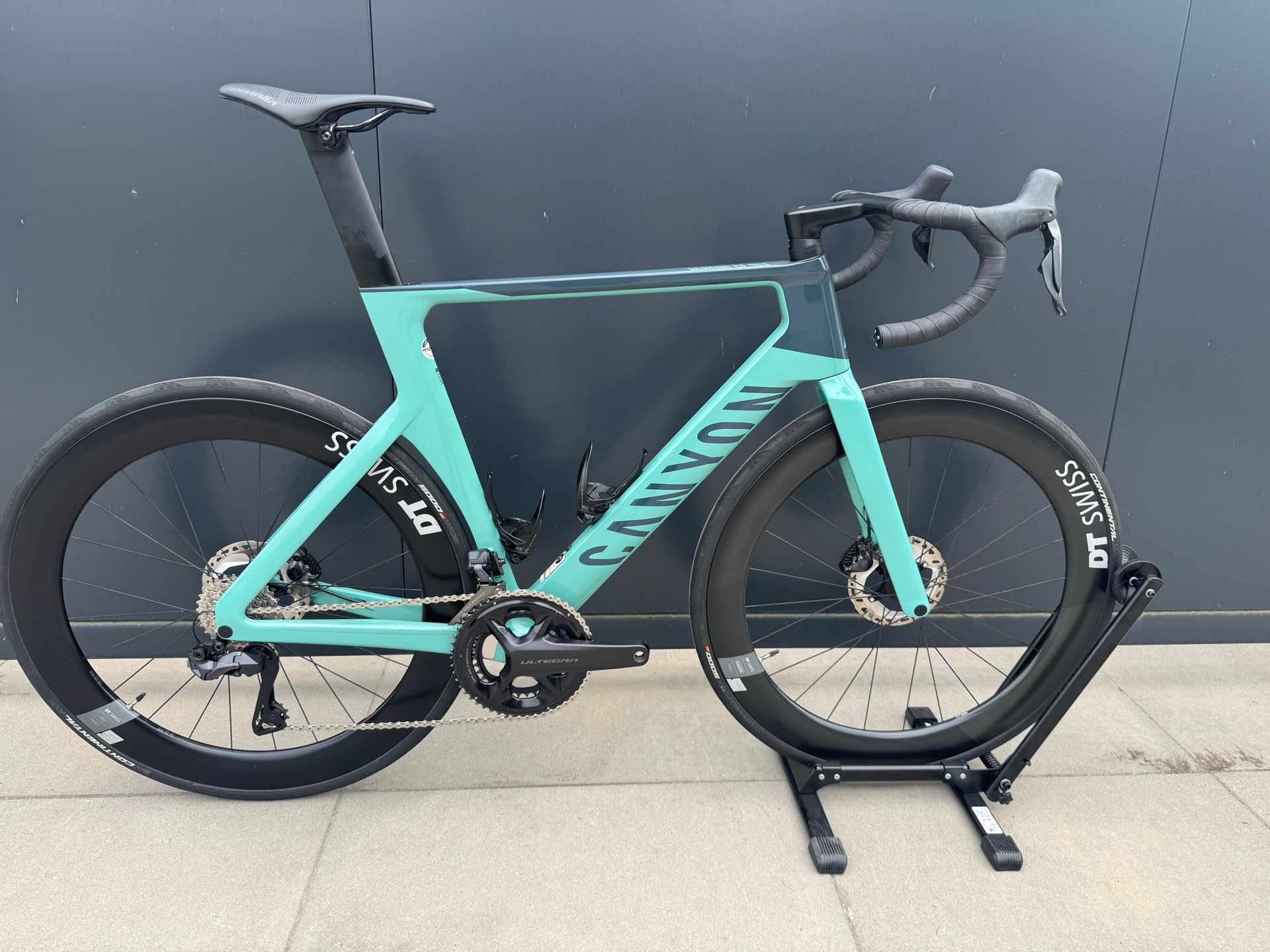 Canyon Aeroad CF SLX 8 Di2 2023 | buycycle