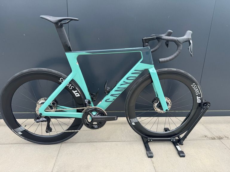 Used Canyon Aeroad CF SLX 8 Di2 2023 2023 Road & Gravel, Green — image 1 of 19