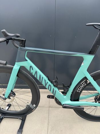 Used Canyon Aeroad CF SLX 8 Di2 2023 2023 Road & Gravel, Green — image 15 of 19
