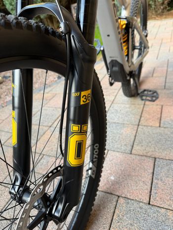 Used Lapierre Spicy CF 7.9 2021 2021 Mountainbike, Light Gray, 29 — image 5 of 7