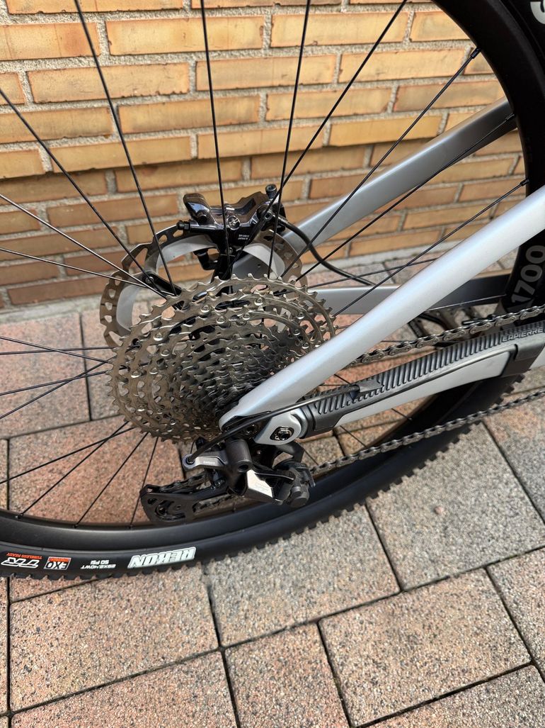 Used Lapierre Spicy CF 7.9 2021 2021 Mountainbike, Light Gray, 29 — image 7 of 7