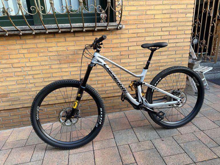 Used Lapierre Spicy CF 7.9 2021 2021 Mountainbike, Light Gray, 29 — image 3 of 7