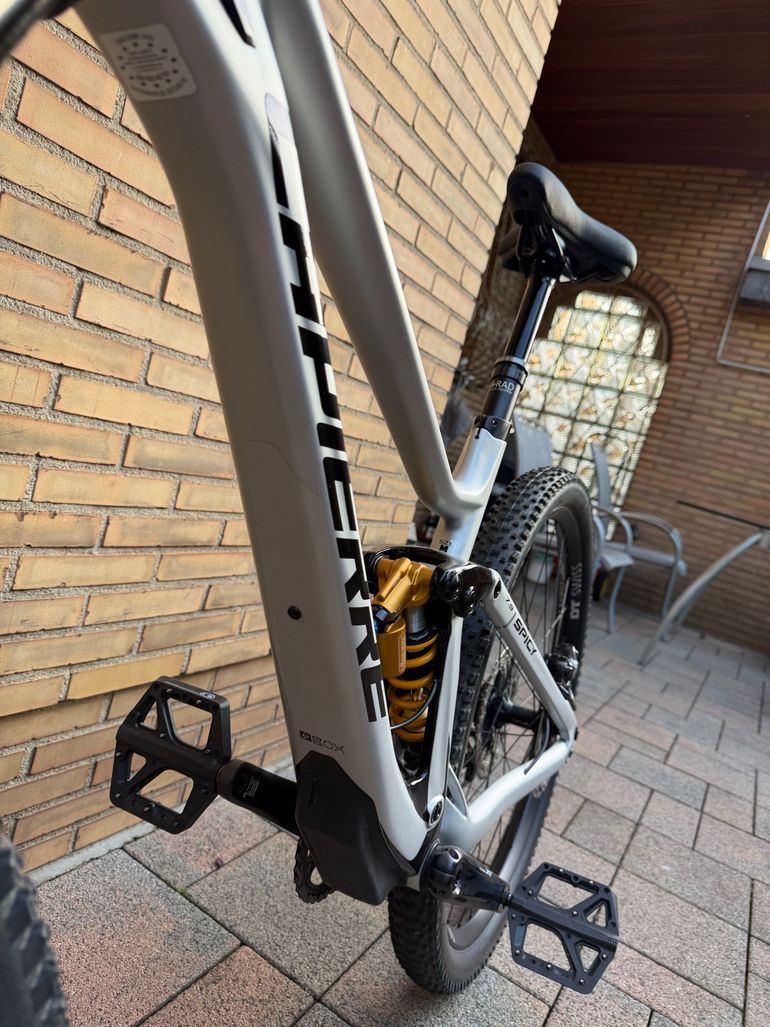 Used Lapierre Spicy CF 7.9 2021 2021 Mountainbike, Light Gray, 29 — image 2 of 7