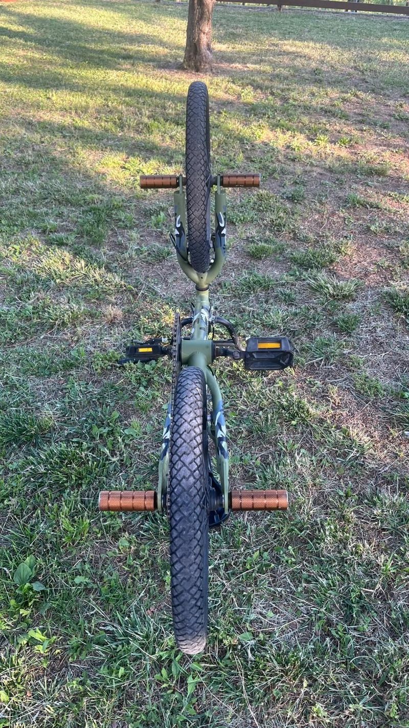Used boltline Hurricane 2020 Youth, Green — image 6 of 13