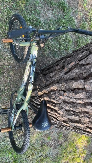 Used boltline Hurricane 2020 Youth, Green — image 10 of 13
