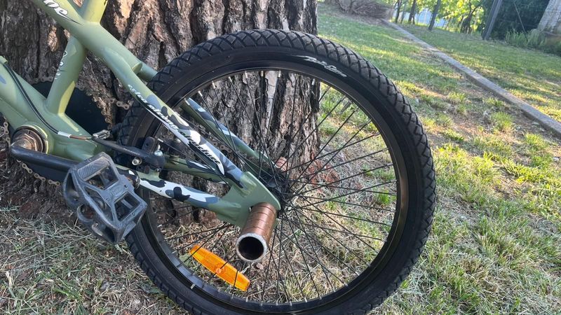 Used boltline Hurricane 2020 Youth, Green — image 8 of 13