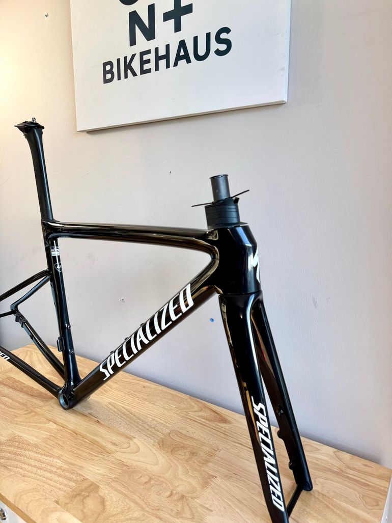 Used Specialized Tarmac SL8 Frameset - FACT 10r Carbon 2024 Frameset 2024 Road & Gravel, Black — image 4 of 16