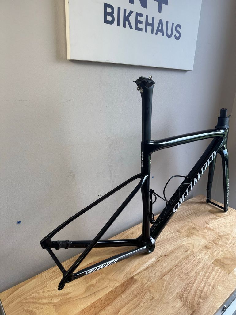 Used Specialized Tarmac SL8 Frameset - FACT 10r Carbon 2024 Frameset 2024 Road & Gravel, Black — image 4 of 15