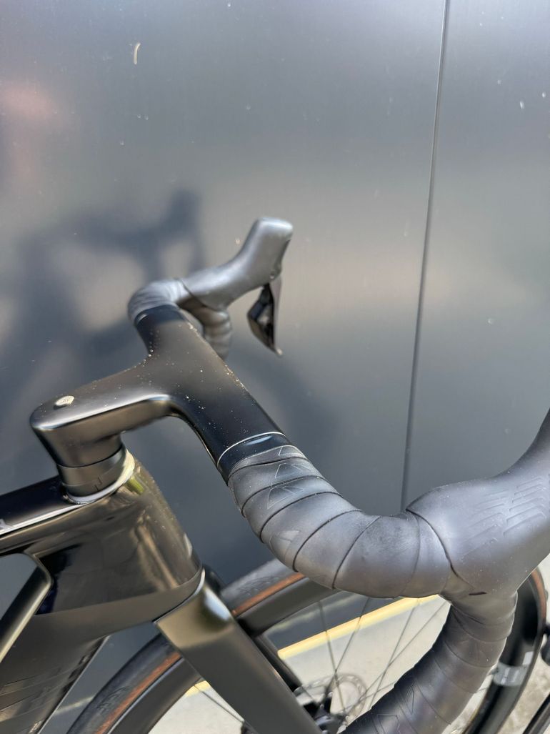 Used Canyon Aeroad CF SLX 8 Disc Di2 2023 2023 Road & Gravel, Black — image 4 of 9