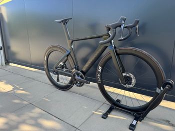 Used Canyon Aeroad CF SLX 8 Disc Di2 2023 2023 Road & Gravel, Black — image 2 of 9