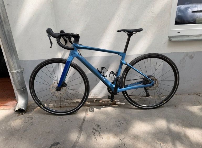 Used BMC URS THREE 2020 2020 Road & Gravel, Blue — image 1 of 3