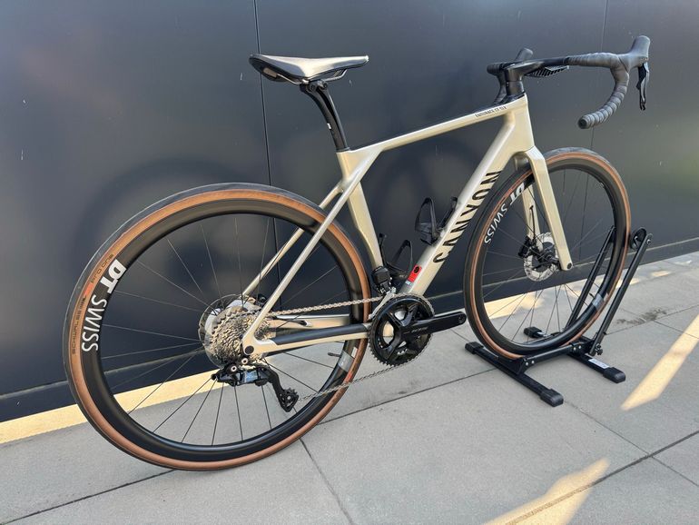 Used Canyon Endurace CF SLX 7 Di2 AR46 2025 2025 Road & Gravel, Light Gray — image 2 of 20