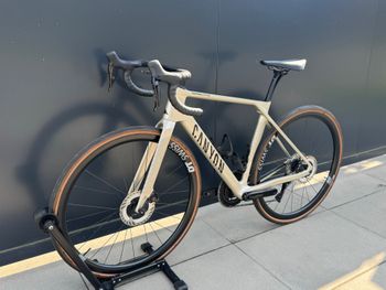 Used Canyon Endurace CF SLX 7 Di2 AR46 2025 2025 Road & Gravel, Light Gray — image 9 of 20