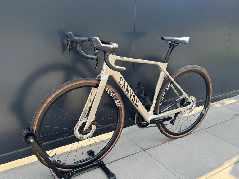 Used Canyon Endurace CF SLX 7 Di2 AR46 2025 2025 Road & Gravel, Light Gray — image 9 of 20
