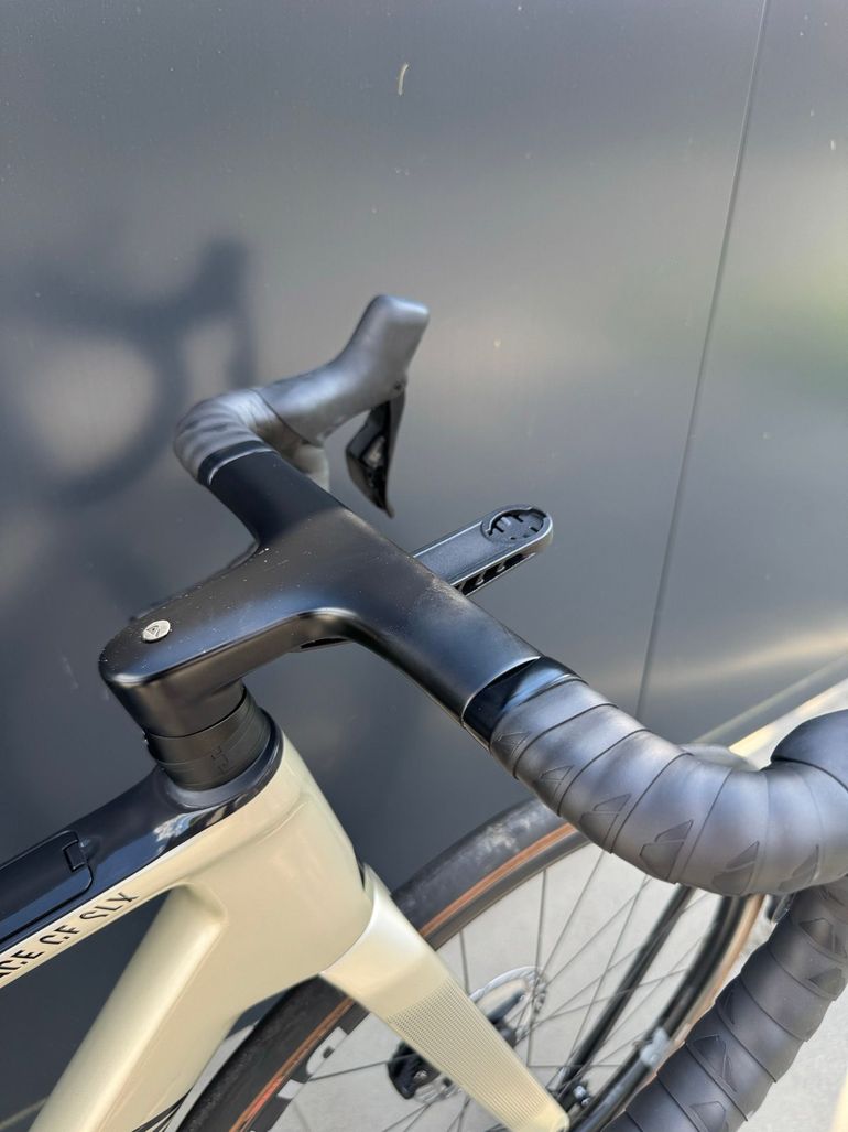 Used Canyon Endurace CF SLX 7 Di2 AR46 2025 2025 Road & Gravel, Light Gray — image 8 of 20