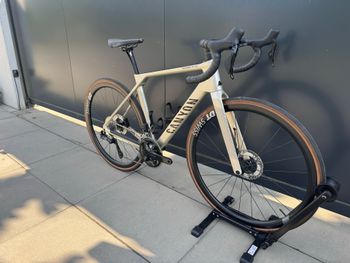 Used Canyon Endurace CF SLX 7 Di2 AR46 2025 2025 Road & Gravel, Light Gray — image 3 of 20