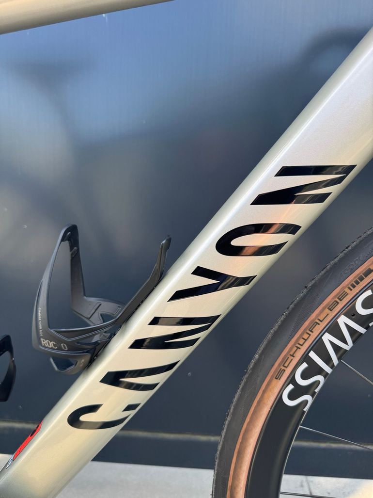 Used Canyon Endurace CF SLX 7 Di2 AR46 2025 2025 Road & Gravel, Light Gray — image 5 of 20