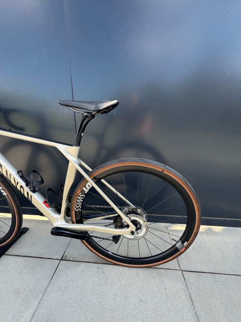 Used Canyon Endurace CF SLX 7 Di2 AR46 2025 2025 Road & Gravel, Light Gray — image 13 of 20